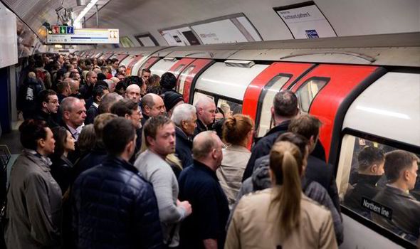Elmarad a keddre és csütörtökre meghirdetett londoni metrósztrájk