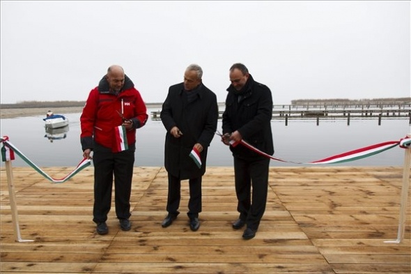 Új balatoni vitorláskikötőt avattak Vonyarcvashegyen