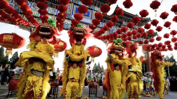 Takarékosabb tűzijátékkal köszöntötte Peking a majom évét